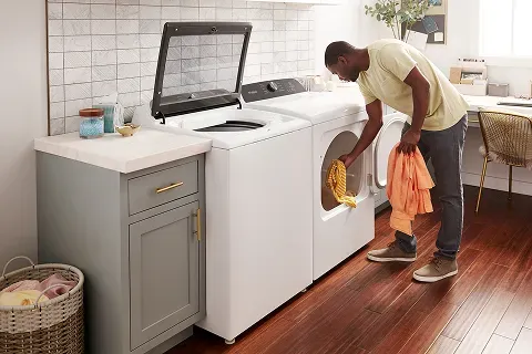 whirlpool-man-laundry